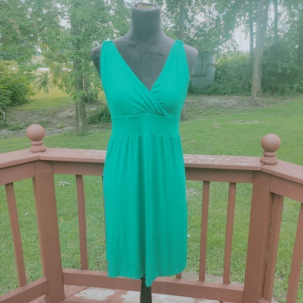 Merona Green Sleeveless  Ladies Vneck Pullover  Summer Dress sz Medium